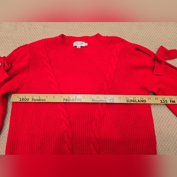 Molly Bracken By ANTROPOLOGY Red Cable Knit Sweater with Bow Details Size Lge - Picture 13 of 13